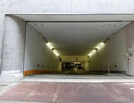 ツカモトビル 駐車場