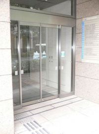 神保町101ビル エントランス　写真