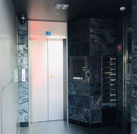 SRビル(銀座) エレベーター　写真