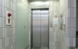 第3アマシンビル エレベーター