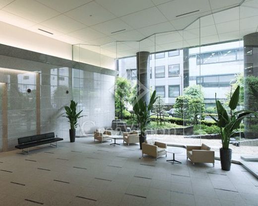 三番町東急ビル エントランスホール　写真