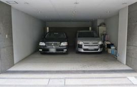 鈴善ビル 駐車場