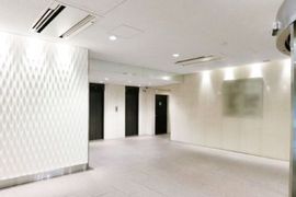新麹町ビル エントランス