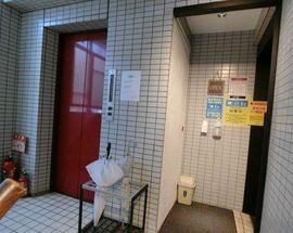 レアル新宿 エレベーター