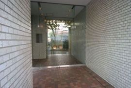 ヒューリック青山ビル エントランス　写真