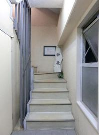 NOAAビル 階段　写真