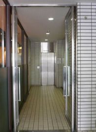 西新宿小林ビル エントランス
