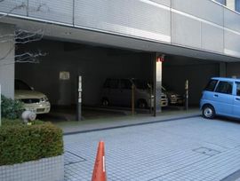 リブラビル 駐車場