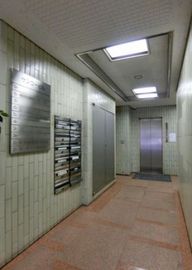 サンコーフジスター共同ビル エントランスホール　写真