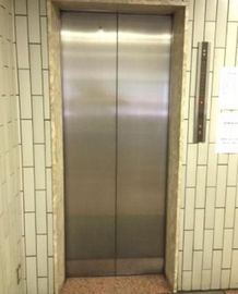 サンコーフジスター共同ビル エレベーター　写真