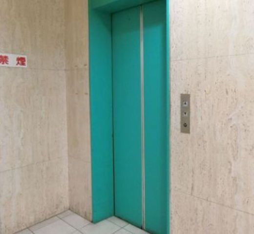 新宿嘉泉ビル エレベーター　写真