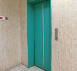 新宿嘉泉ビル エレベーター　写真