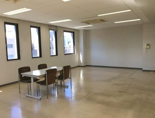 発明学会ビル オフィス内