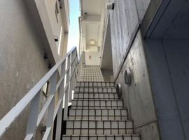 オリエンタルビル(SOHO) 階段