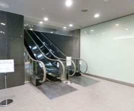 三井住友海上テプコビル エスカレーター