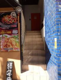 安達ビル(高田馬場) 階段