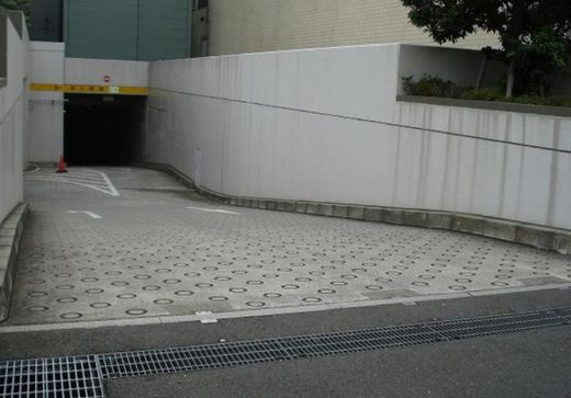 浜離宮パークサイドプレイス 駐車場　写真