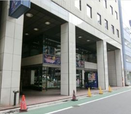 松岡銀七ビル エントランス