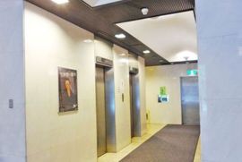 松岡銀七ビル 廊下