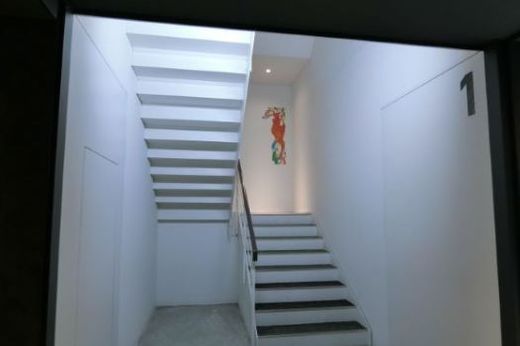 G-BASE田町 階段　写真