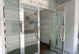 第13岡崎ビル エントランス