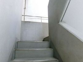 第13岡崎ビル 階段
