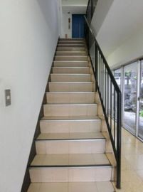 大原会館 階段　写真