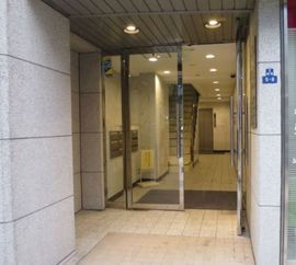 池藤ビル エントランス