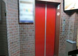 新宿紺野ビル エレベーター