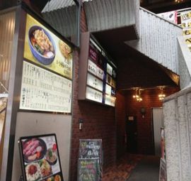 国際天野ビル エントランス　写真