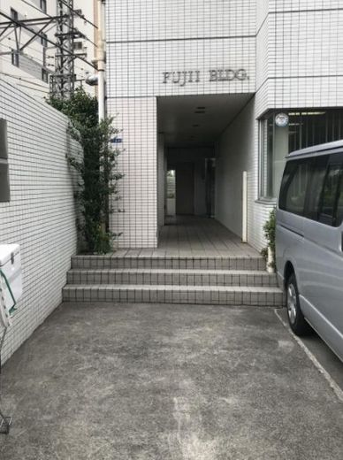 フジイビル エントランス