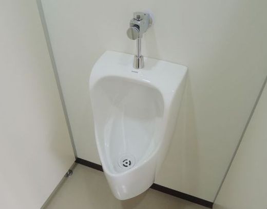 信濃町SANMOビル 男子トイレ