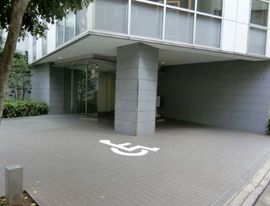 麹町市原ビル エントランス