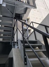 ACN築地2丁目ビル 階段　写真