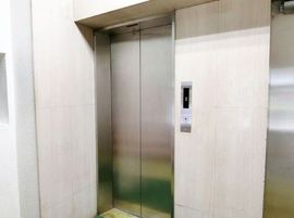新宿太陽ビル エレベーター