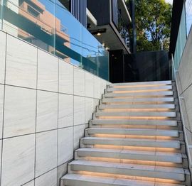 セレニティー原宿(SOHO) 階段