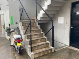 南青山オークビル 階段　写真