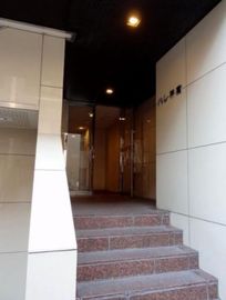 ハレ神南 階段