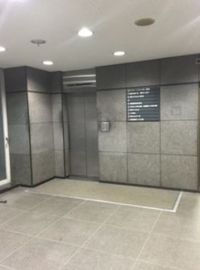 小田急初台ビル エレベーターホール　写真