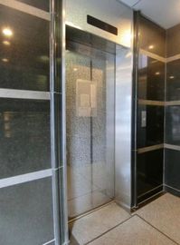 クレイン末広ビル エレベーター　写真