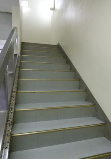 赤坂見附アネックス 階段　写真
