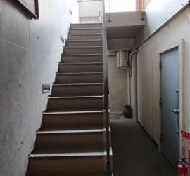 パレロワイヤル西麻布 階段　写真