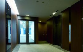 永田町山王森ビル エントランスホール　写真