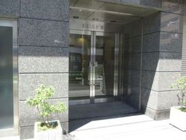 湊日本ビル エントランス　写真