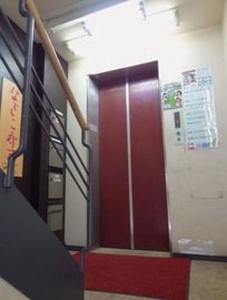 チチブ電機ビル エレベーター