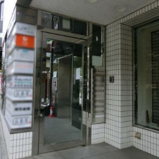 サンキュービル エントランス