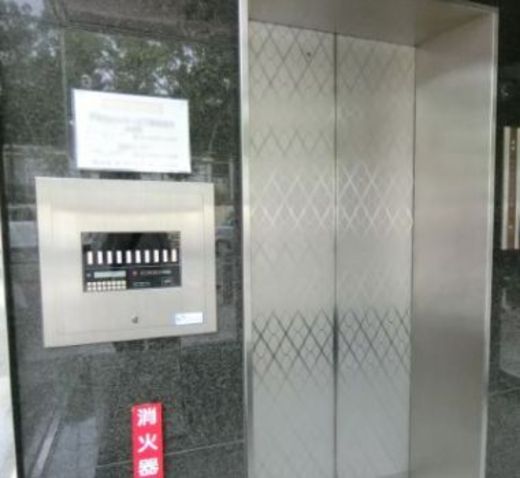 サンキュービル エレベーター