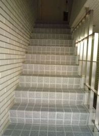 新宿オークビル 階段　写真