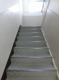 向陽ビル 階段