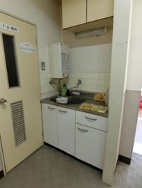 向陽ビル 給湯スペース　室内